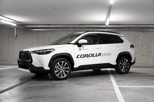 TOYOTA Corolla Cross 2.0 HSD Trend AWD-i 1