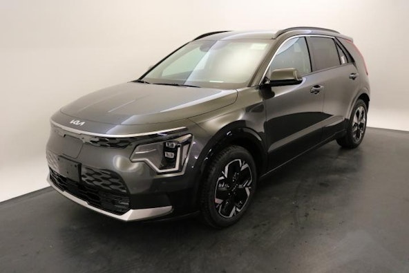 First vehicle image