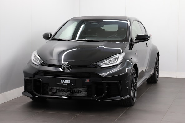 First vehicle image