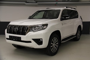 TOYOTA Land Cruiser 2.8 D 204 Invincible