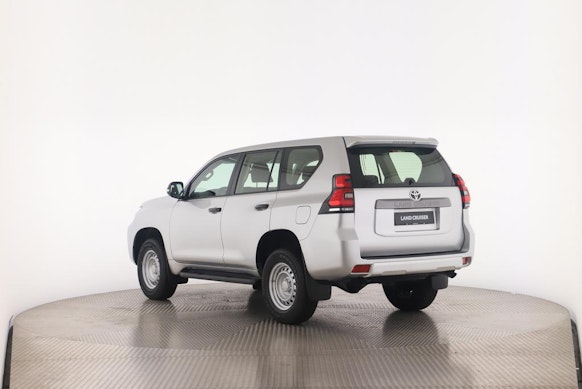 TOYOTA Land Cruiser 2.8 D 204 Active 14