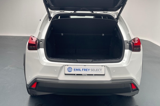 Vehicle image 18 Vehicle image 18