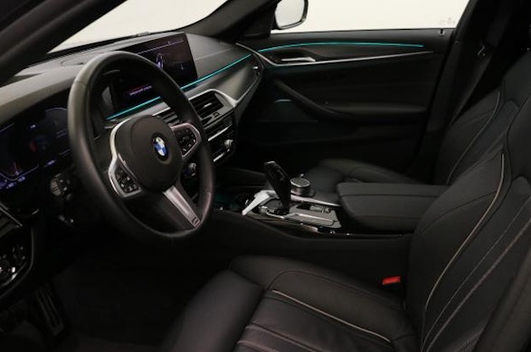 BMW 520d xDrive Touring 1
