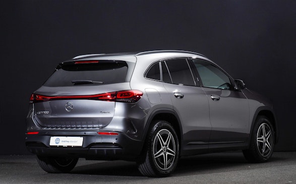 MERCEDES-BENZ EQA 300 AMG Line 4matic 1