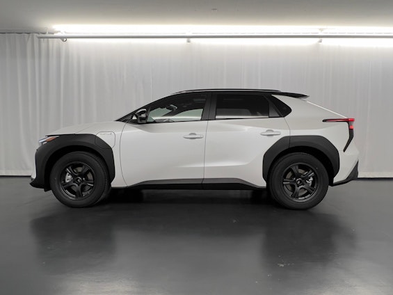 Vehicle image 4 Vehicle image 4