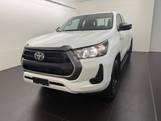 First vehicle image