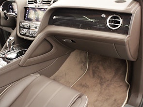 Vehicle image BENTLEY Bentayga 4.0 V8 EWB Azure