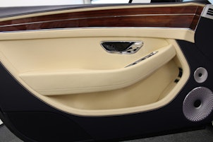 Vehicle image BENTLEY Continental GTC 6.0 W12