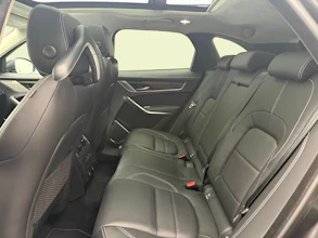 https://vehicle.imgix.net/2910529/b6be208b-bb3c-4550-934d-5f141a0f5db8.jpg
