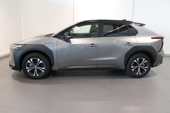 TOYOTA bZ4X Style AWD 3