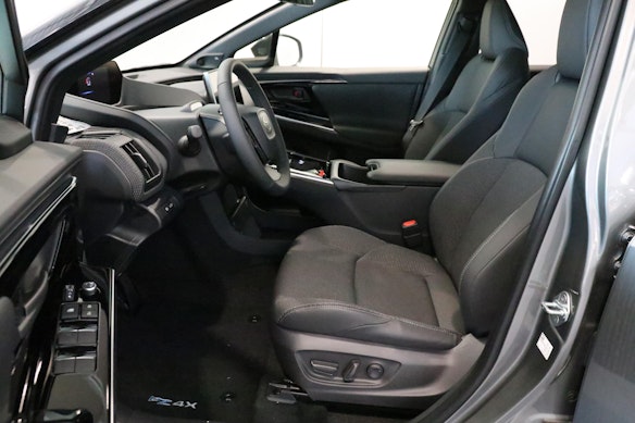 TOYOTA bZ4X Style AWD 2