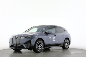 BMW i iX