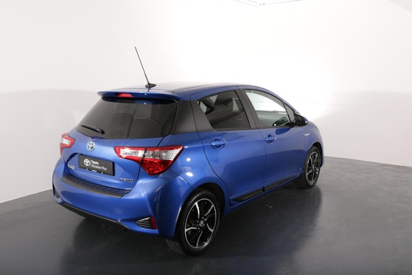 Vehicle image 11
