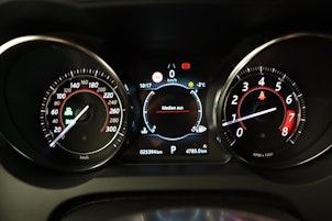 Vehicle image JAGUAR F-Type Coupé 3.0 V6 R-Dynamic