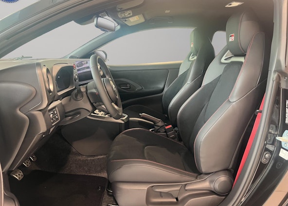 Vehicle image 6 Vehicle image 6