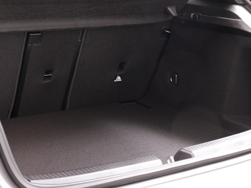 MERCEDES-BENZ A 180 AMG Line 12
