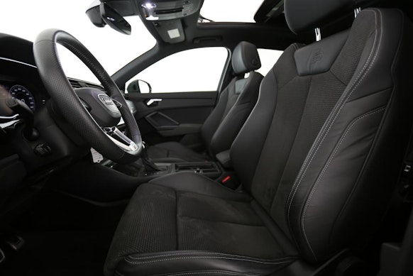 AUDI Q3 2.0 40 TFSI S line quattro S-Tronic 2