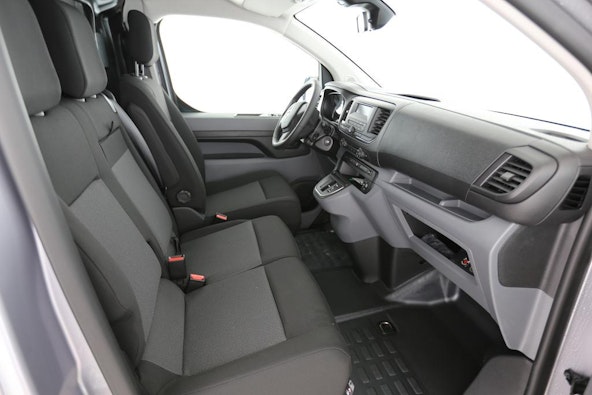 Vehicle image 6 Vehicle image 6