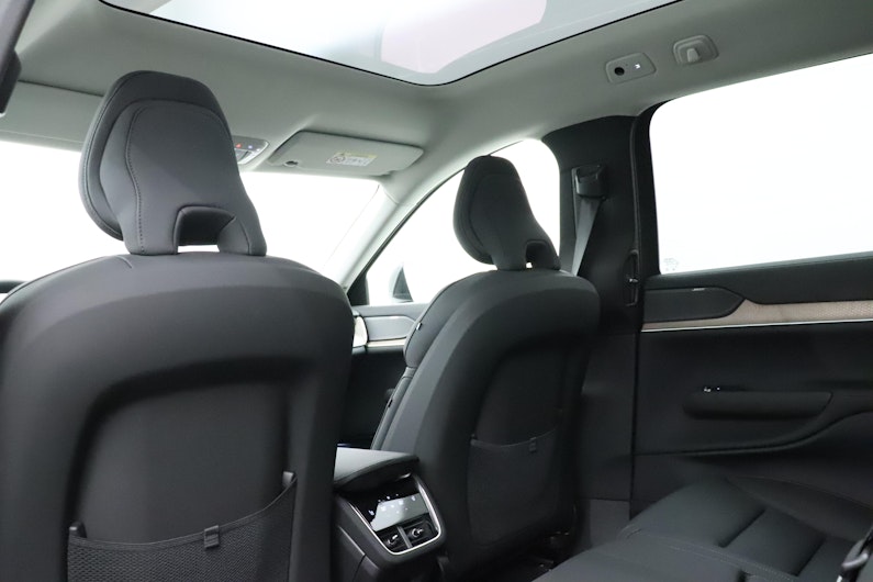 Vehicle image VOLVO EX 90