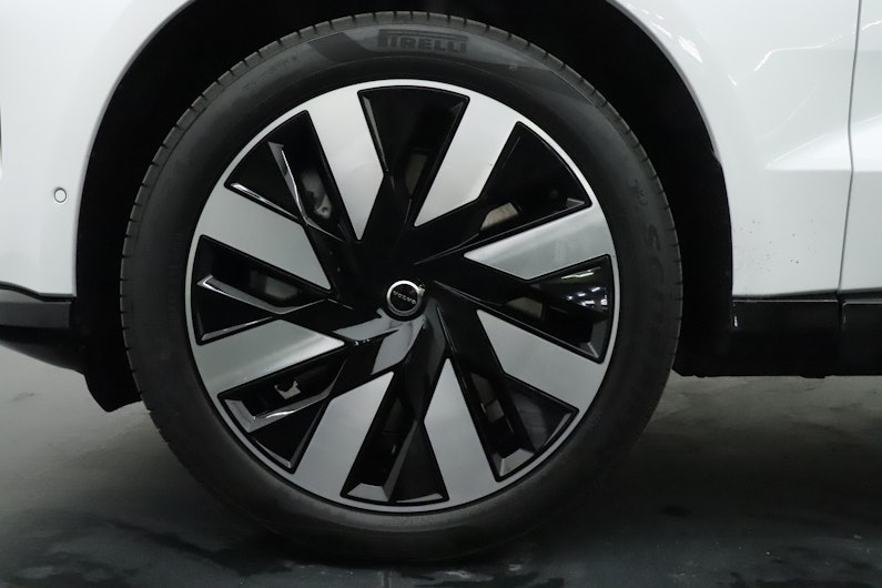 Vehicle image VOLVO EX 90