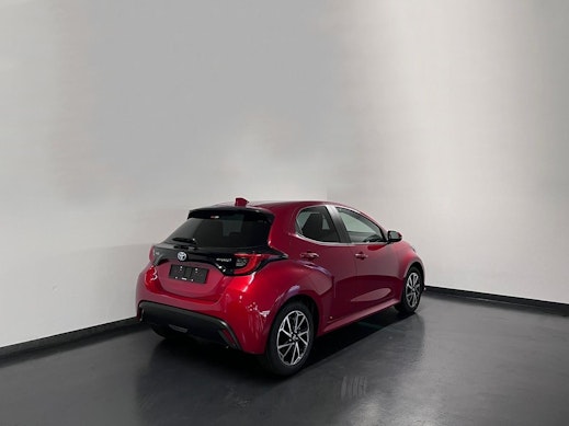 TOYOTA Yaris 1.5 VVT-i HSD Trend 6