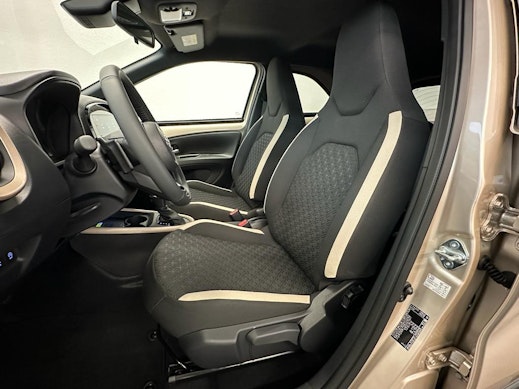 TOYOTA Aygo X 1.0 VVT-i Trend 8
