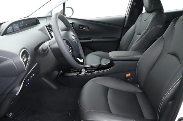 TOYOTA Prius 1.8 VVTi HSD Premium  AWD-i 2