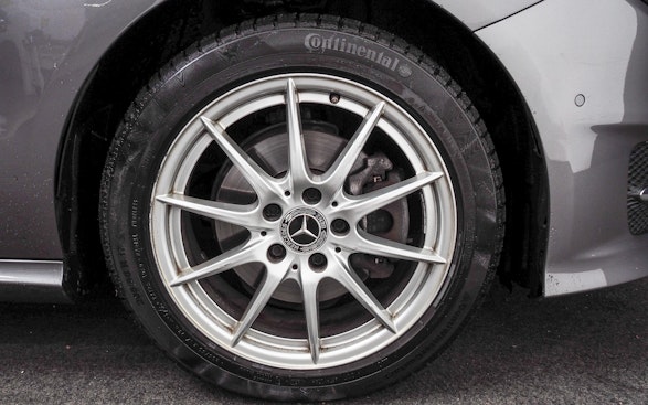 MERCEDES-BENZ B 220 d Urban 4m 6
