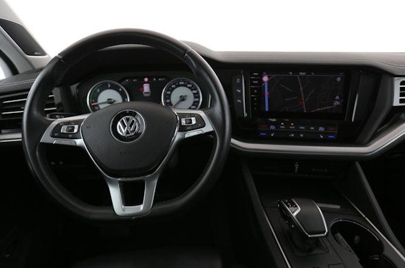 VW Touareg 3.0 V6 TDI Elegance 4