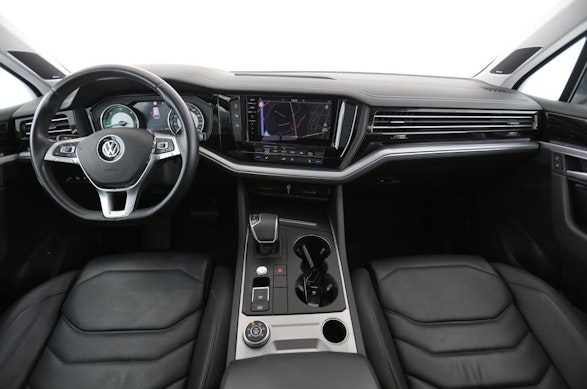 VW Touareg 3.0 V6 TDI Elegance 7