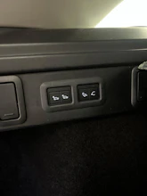 https://vehicle.imgix.net/297614/8a42ec53-3761-4047-936e-4ae45881b95c.jpg