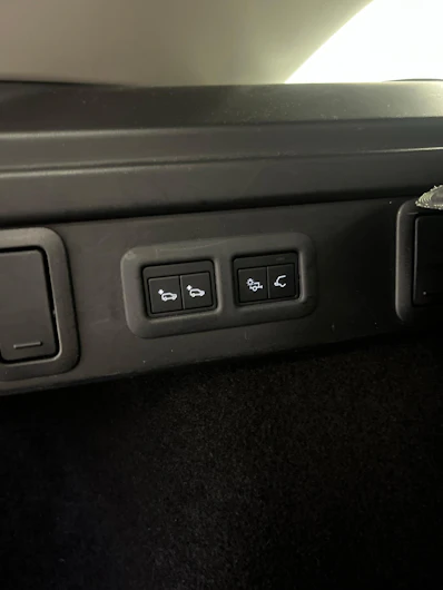 Fahrzeugbild LAND ROVER RANGE ROVER VELAR