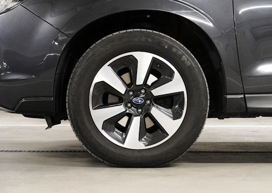SUBARU Forester Station 2.0 Swiss Plus 13