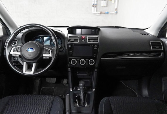 SUBARU Forester Station 2.0 Swiss Plus 9