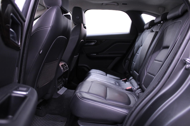 Vehicle image JAGUAR F-PACE