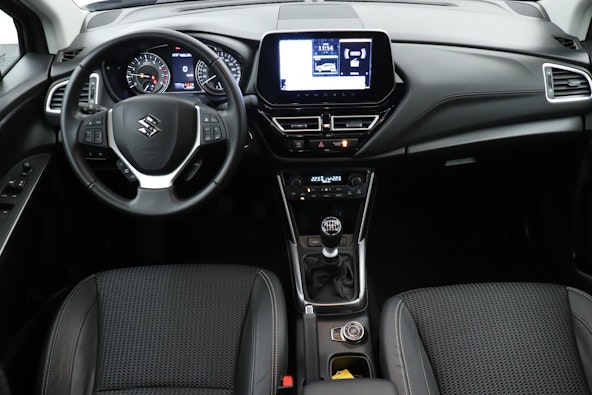 Vehicle image 6
