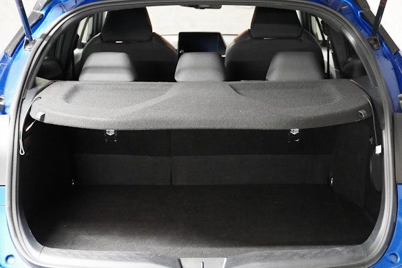 TOYOTA C-HR 2.0 VVTi HSD Trend 13