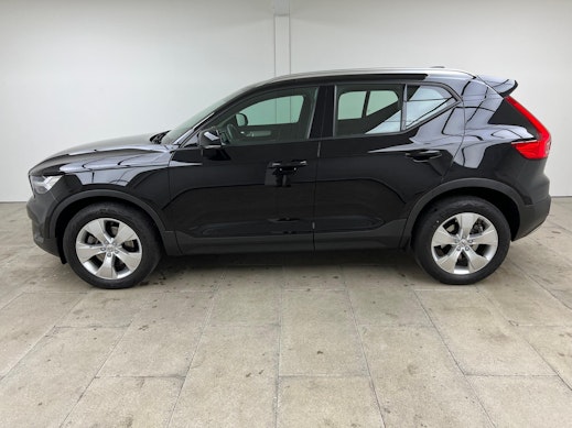 VOLVO XC40 2.0 T4 Momentum AWD 3