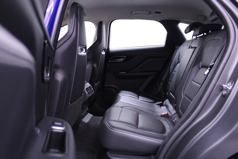 Vehicle image JAGUAR F-PACE