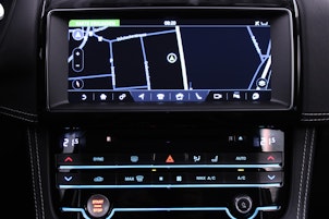 Vehicle image JAGUAR F-Pace 2.0 T 300 R-Sport AWD