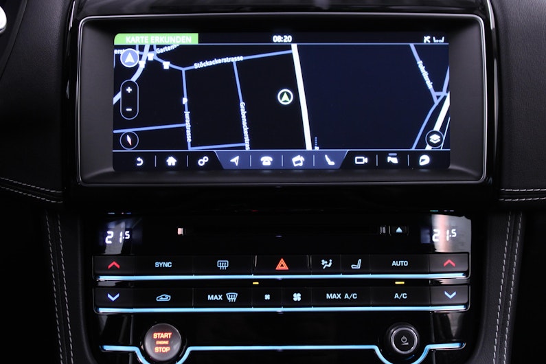 Vehicle image JAGUAR F-PACE