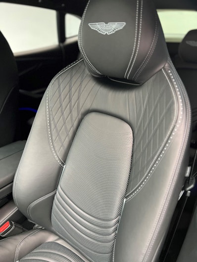 Vehicle image ASTON MARTIN DBX