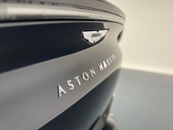 Vehicle image ASTON MARTIN DBX