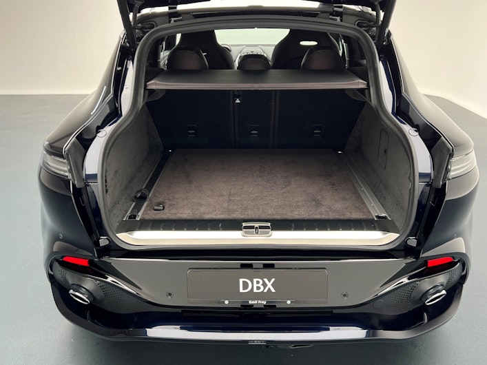 Vehicle image ASTON MARTIN DBX