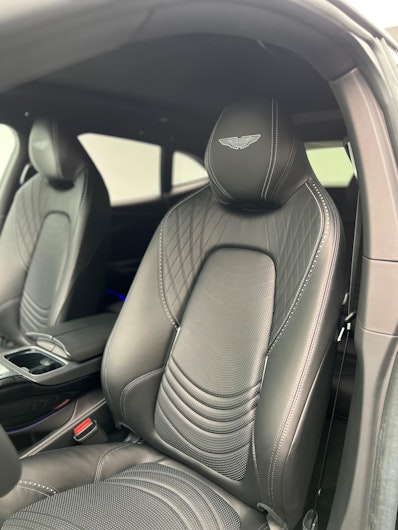 Vehicle image ASTON MARTIN DBX