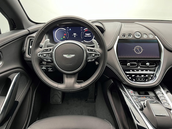 Vehicle image ASTON MARTIN DBX
