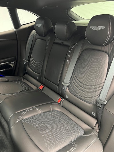 Vehicle image ASTON MARTIN DBX