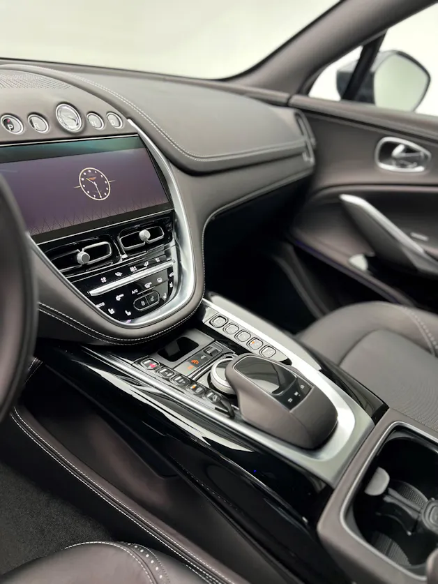 Aston Martin DBX 4.0 V8 Bi-Turbo