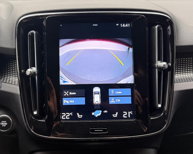 Vehicle image VOLVO XC40