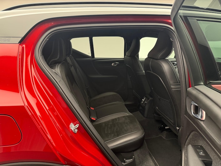 Vehicle image VOLVO XC40